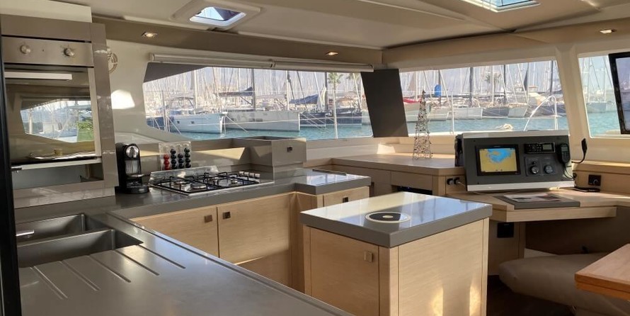 Fountaine Pajot Saona 47