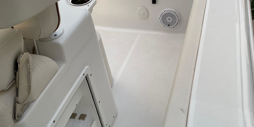 Sea Ray hunt ultra 211