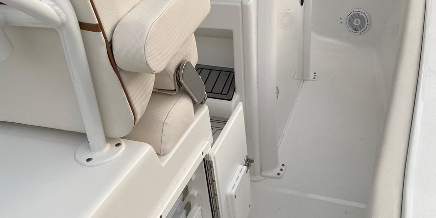 Sea Ray hunt ultra 211