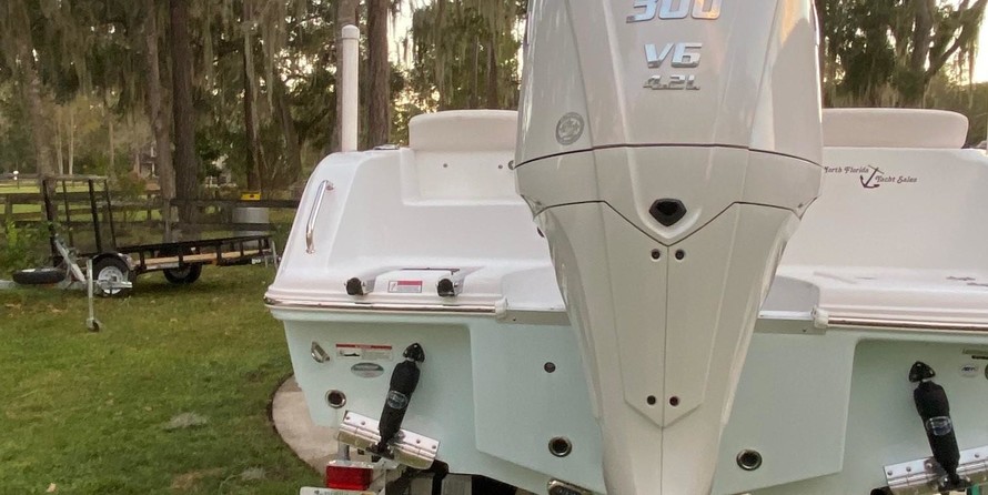 Sea Ray hunt ultra 211