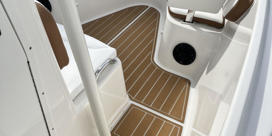 Century 2900 center console