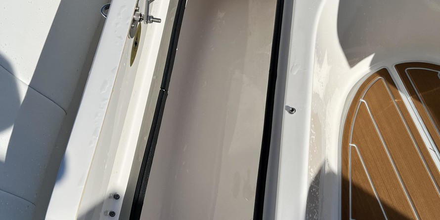 Century 2900 center console