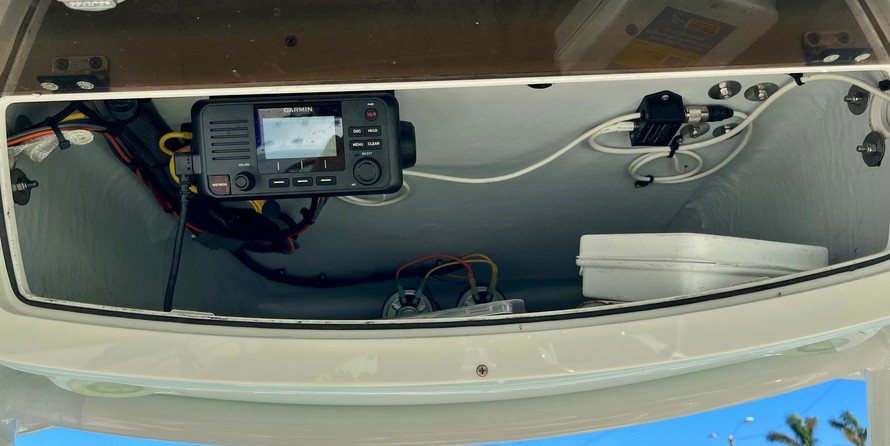 Century 2900 center console