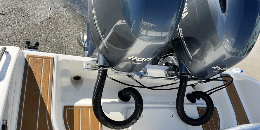 Century 2900 center console