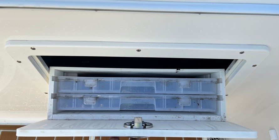 Century 2900 center console