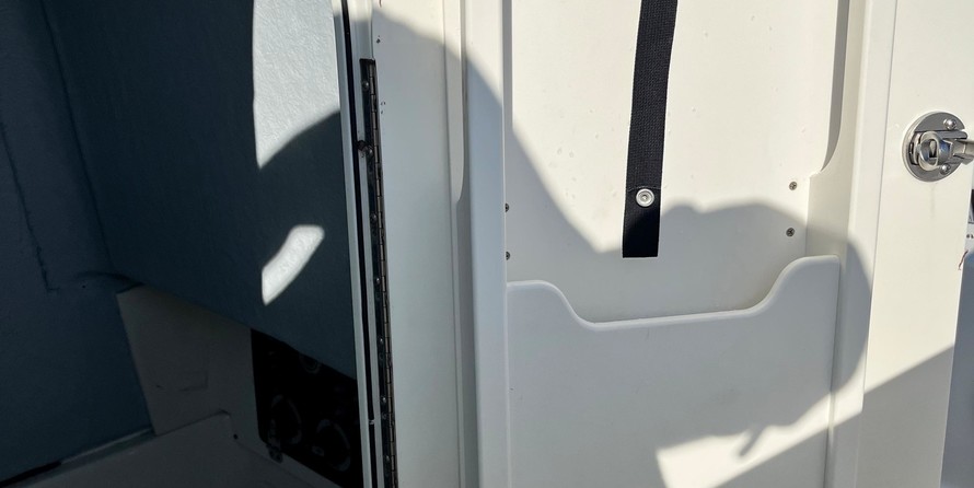 Century 2900 center console