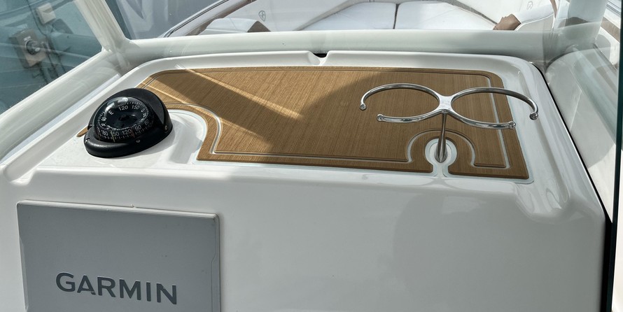 Century 2900 center console