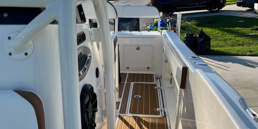 Century 2900 center console