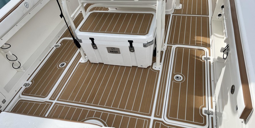 Century 2900 center console