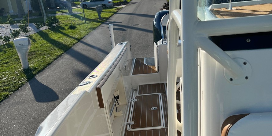 Century 2900 center console