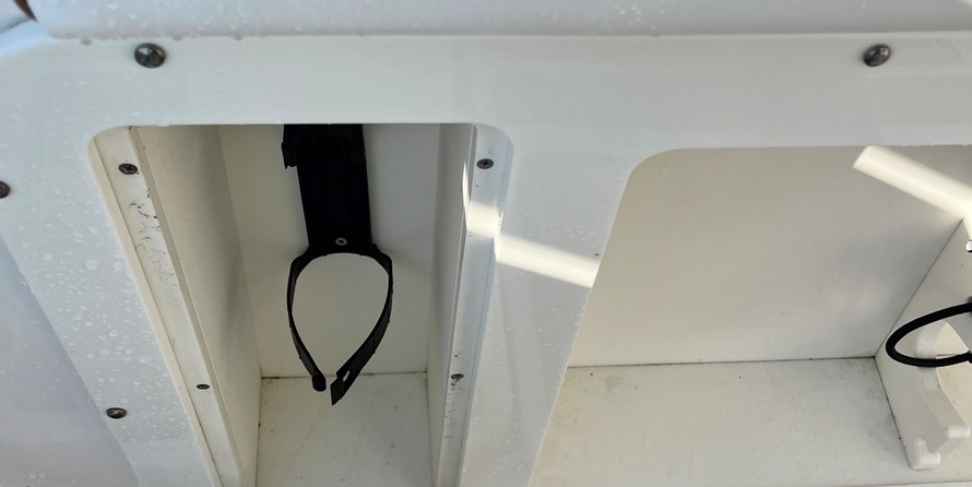 Century 2900 center console