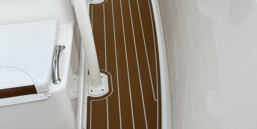 Century 2900 center console