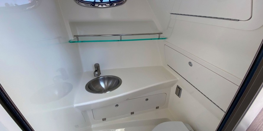 Boston Whaler 285 Conquest Pilothouse