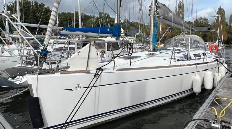 Dufour 40