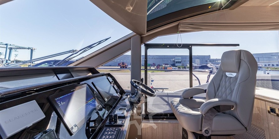 Galeon 640 FLY