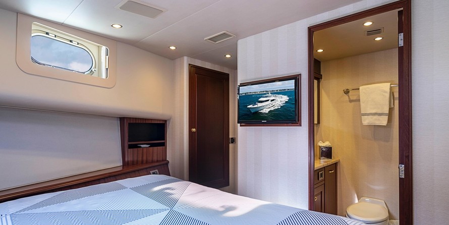 Neptunus 58 flybridge motoryacht