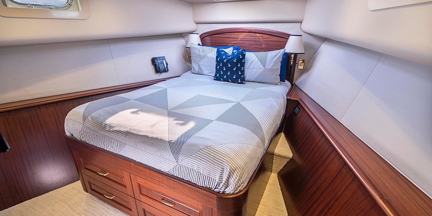 Neptunus 58 flybridge motoryacht