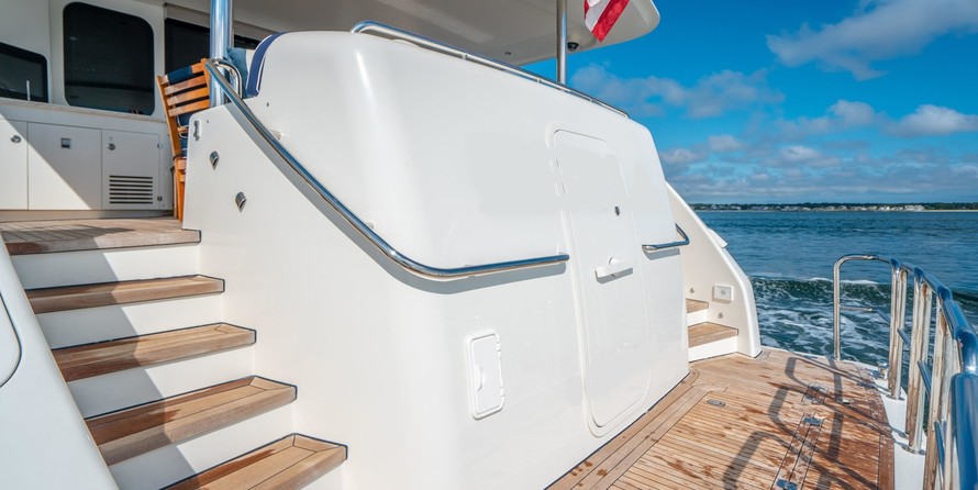 Neptunus 58 flybridge motoryacht