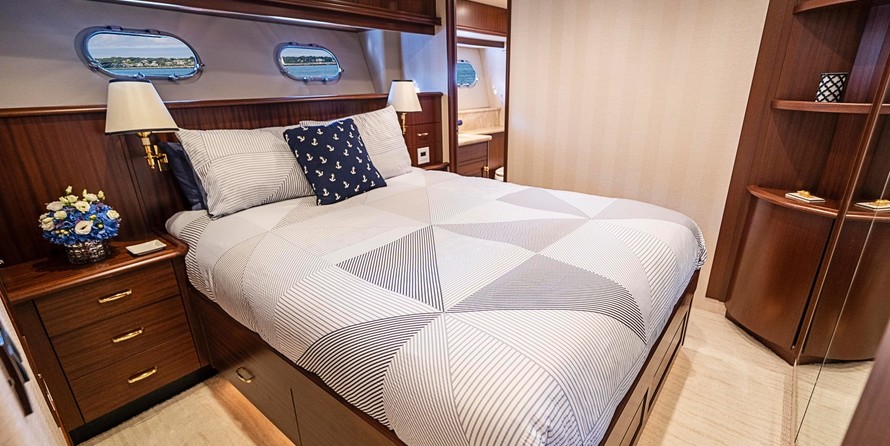 Neptunus 58 flybridge motoryacht