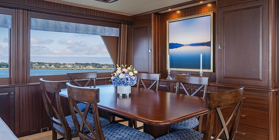 Neptunus 58 flybridge motoryacht