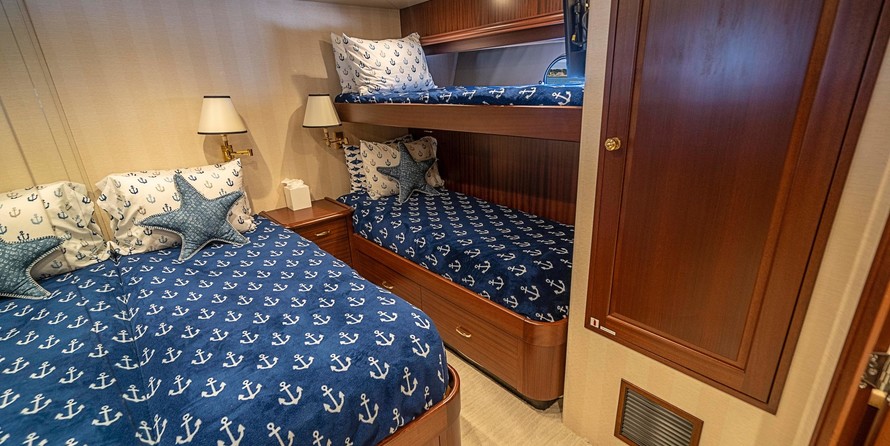 Neptunus 58 flybridge motoryacht