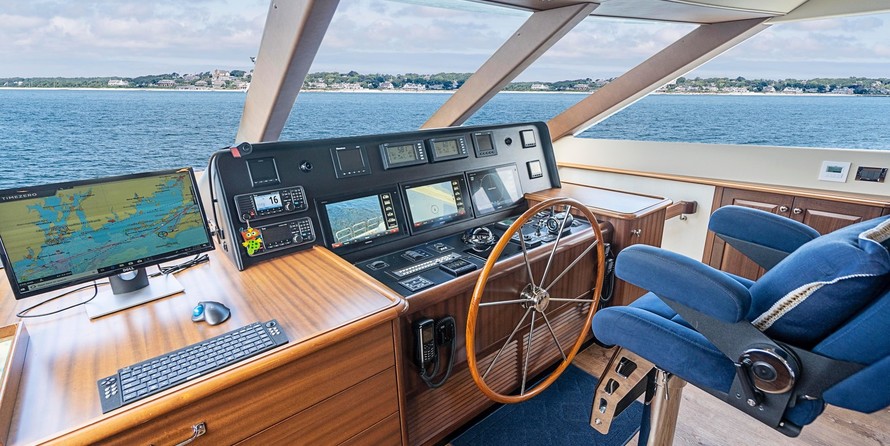 Neptunus 58 flybridge motoryacht