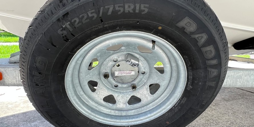 Bayliner 197 Deck Boat