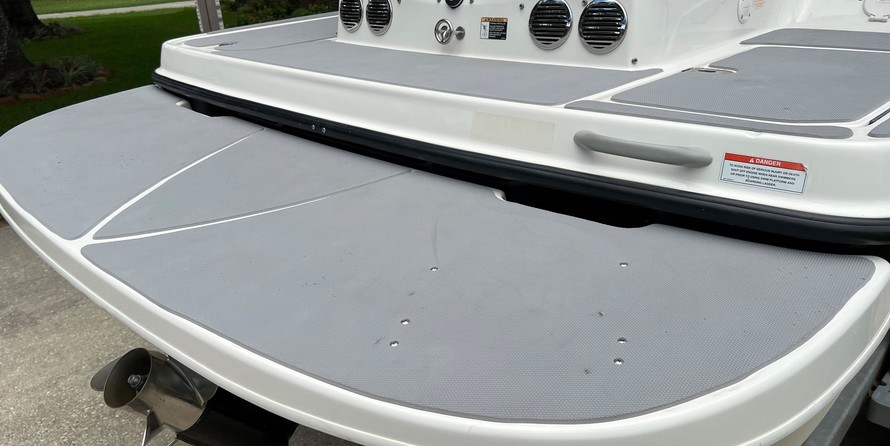 Bayliner 197 Deck Boat
