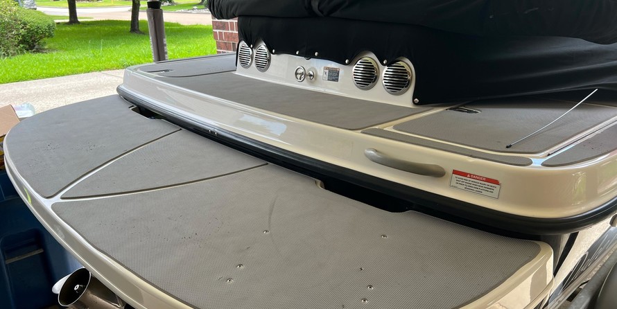 Bayliner 197 Deck Boat