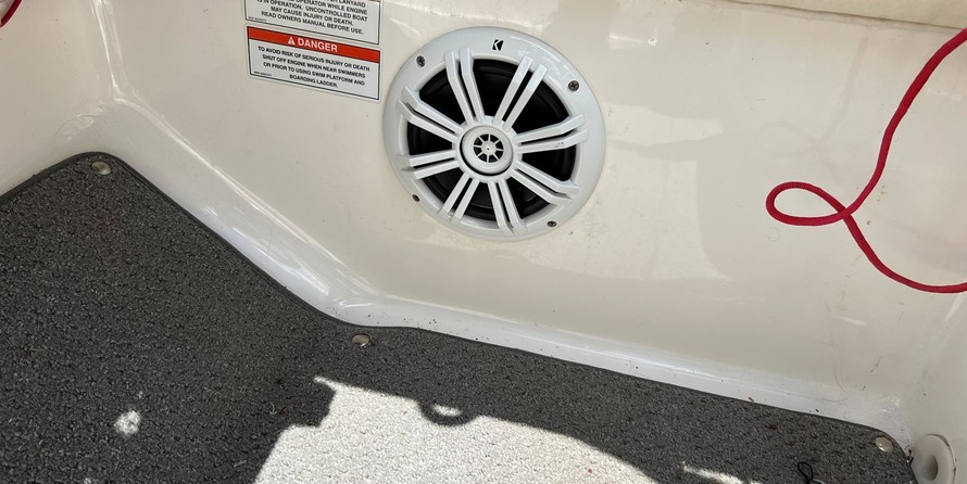 Bayliner 197 Deck Boat