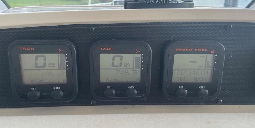 Grady-White Express 330