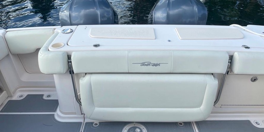 Grady-White Express 330