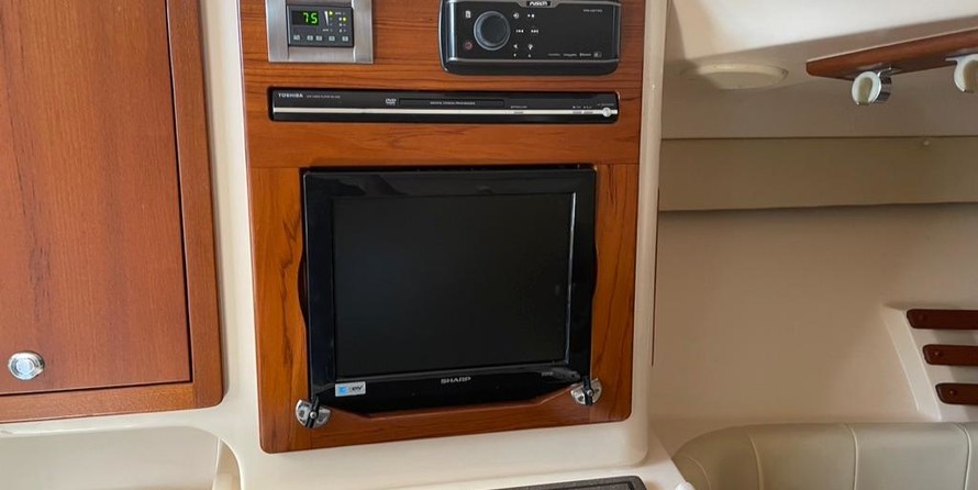 Grady-White Express 330