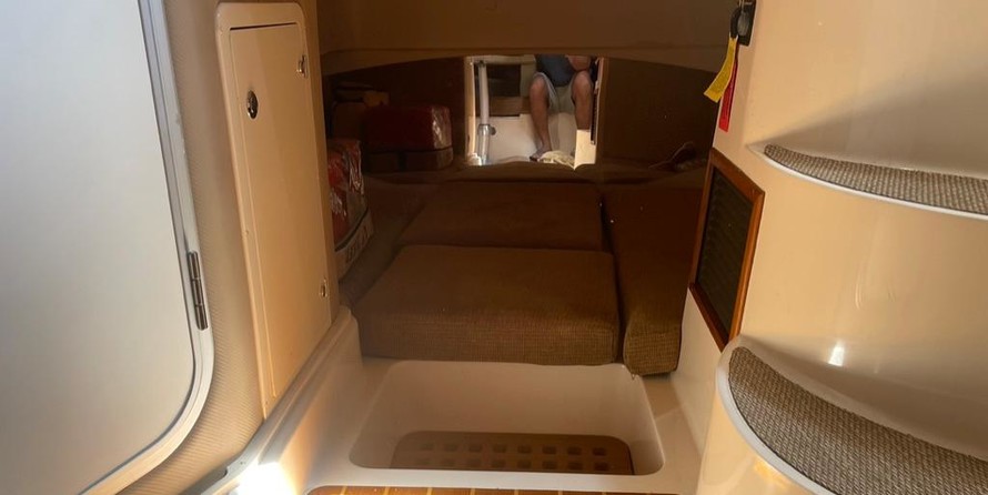 Grady-White Express 330