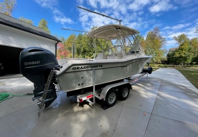 Grady-White Freedom 255