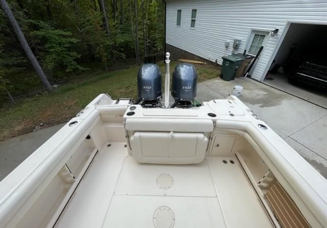 Grady-White Freedom 255