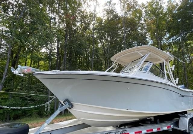 Grady-White Freedom 255