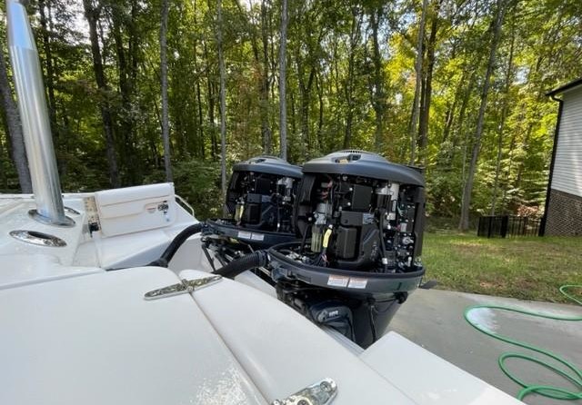 Grady-White Freedom 255