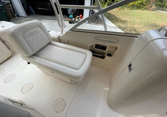 Grady-White Freedom 255
