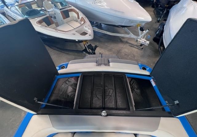 Malibu Wakesetter 25 LSV