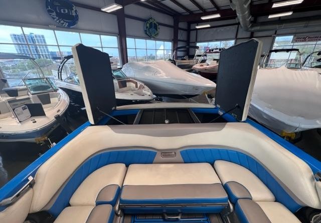 Malibu Wakesetter 25 LSV