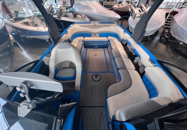 Malibu Wakesetter 25 LSV