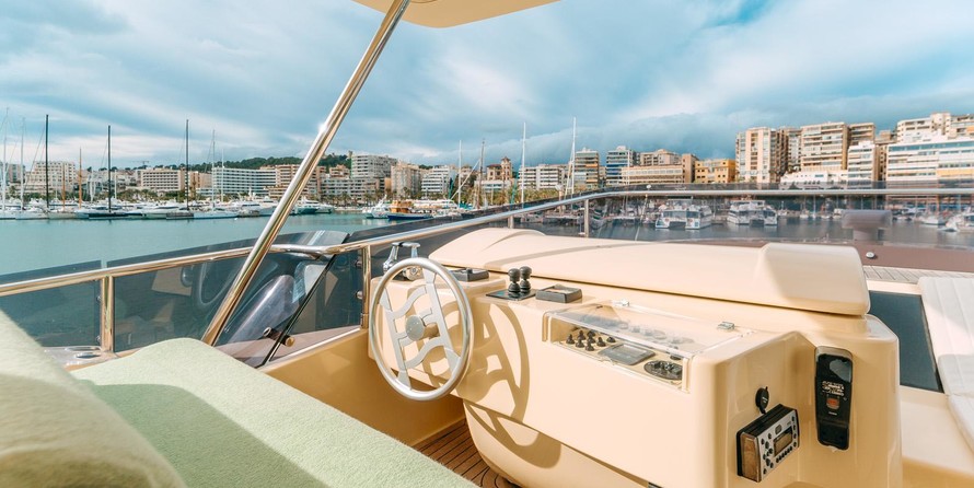 Ferretti Altura 840