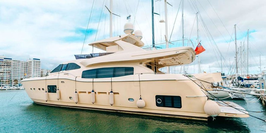 Ferretti Altura 840