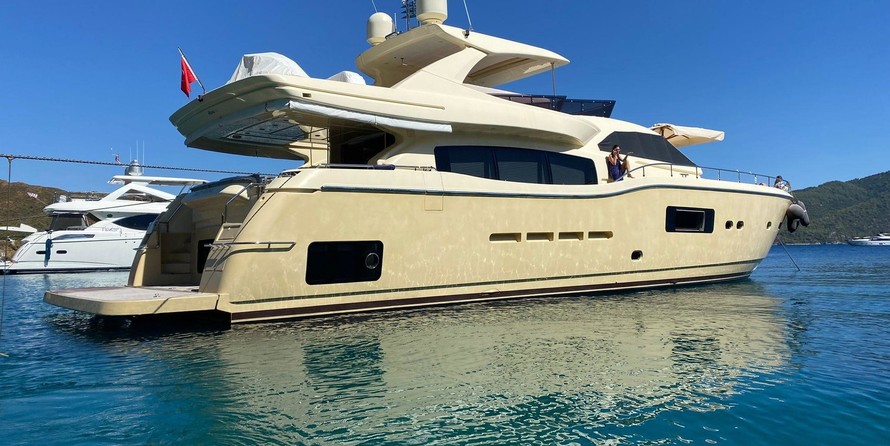 Ferretti Altura 840
