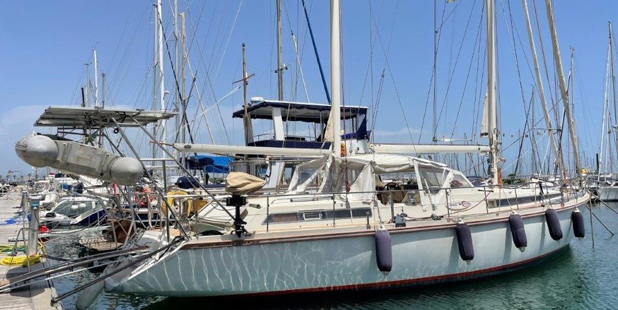 Amel Super Maramu 2000