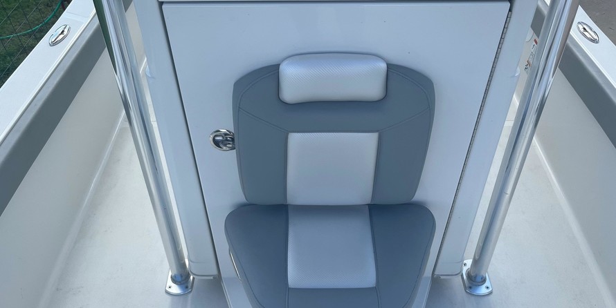 Ranger boats 2400 bay