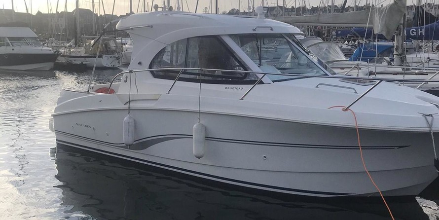 Beneteau Antares 8
