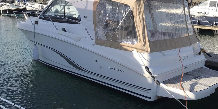 Beneteau Antares 8