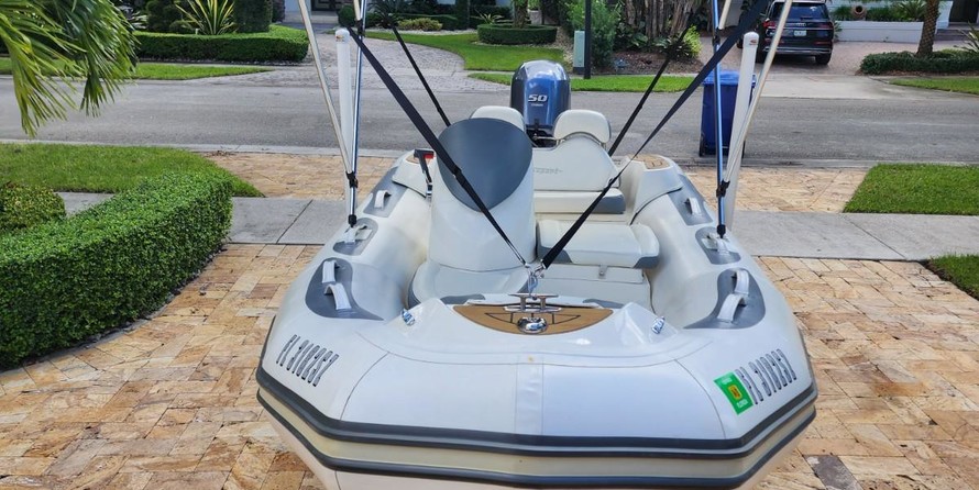 Avon Seasport 400 Deluxe